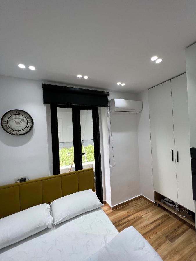 Luxury Apartment In Blloku Area Tirana Exterior foto